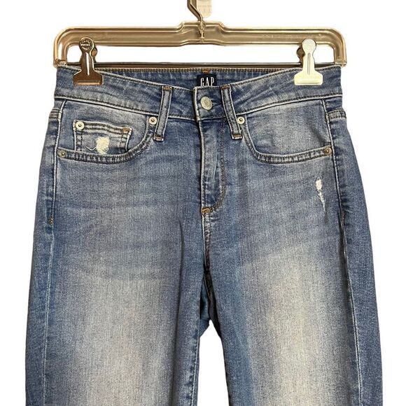 3 for $30! Gap light wash curvy true skinny jeans - Picture 2 of 8